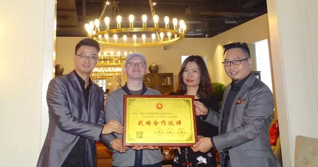 中國(guó)晶鯤鵬獎(jiǎng)戰(zhàn)略合作伙伴設(shè)計(jì)賦能簽約儀式圓滿召開(kāi)—成都建博會(huì)“大家居·設(shè)計(jì)周”(圖9) 中國(guó)晶鯤鵬獎(jiǎng)戰(zhàn)略合作伙伴設(shè)計(jì)賦能簽約儀式圓滿召開(kāi)—成都建博會(huì)“大家居·設(shè)計(jì)周”(圖9)